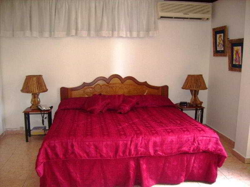 AZ Hotel&Suites Panamaváros Kültér fotó