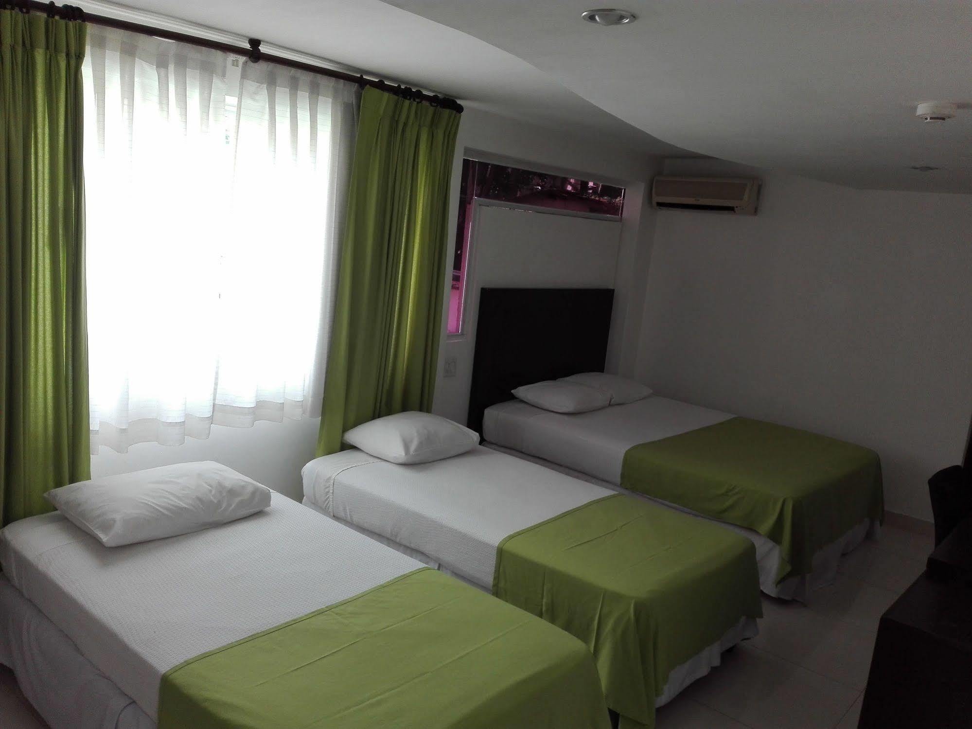 AZ Hotel&Suites Panamaváros Kültér fotó