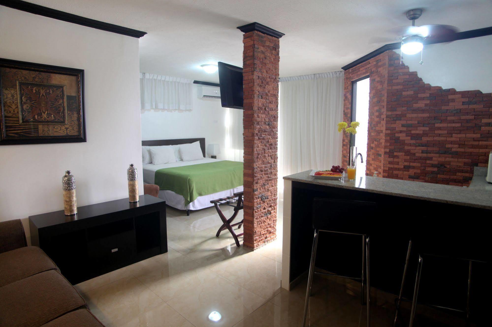 AZ Hotel&Suites Panamaváros Kültér fotó