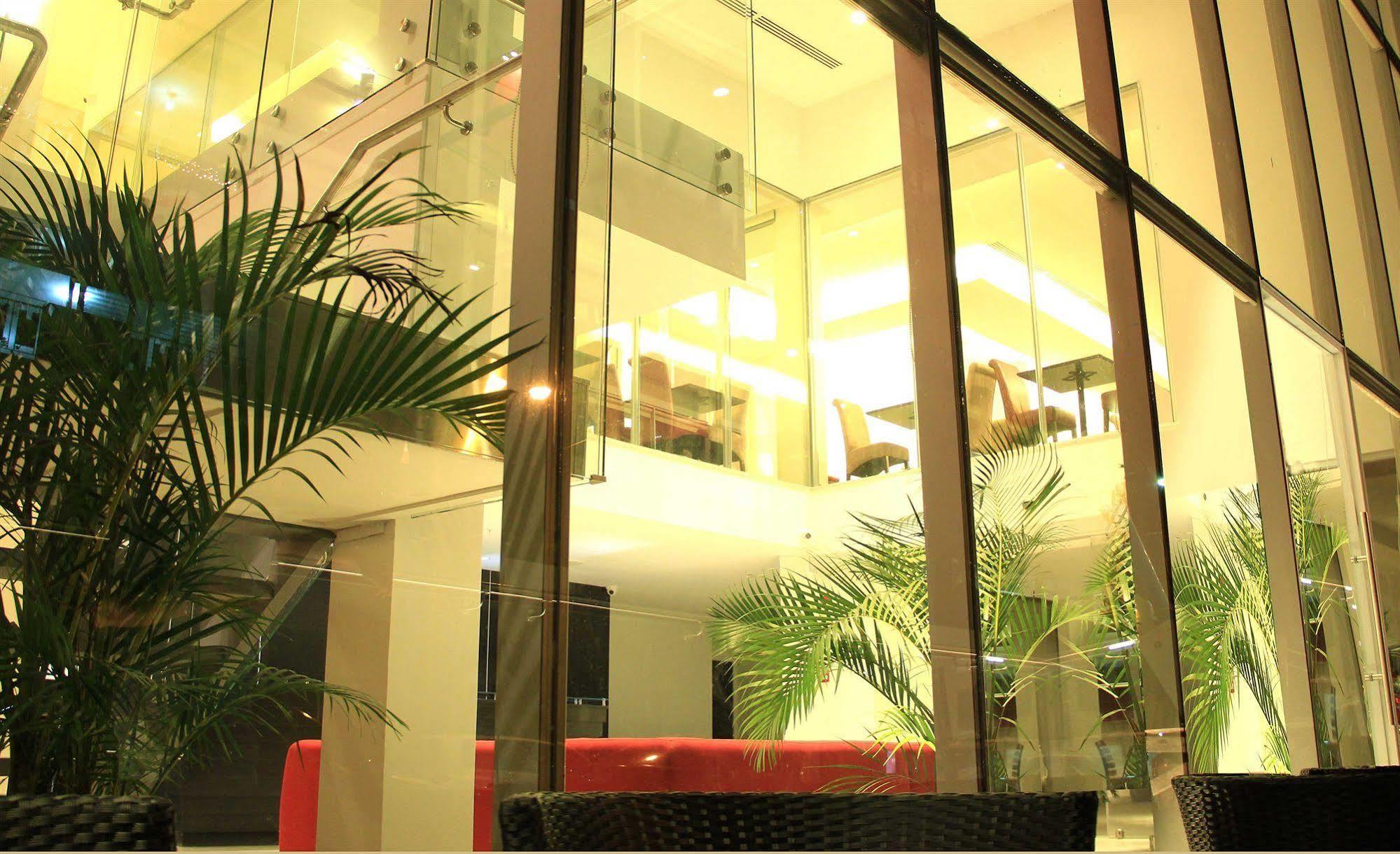 AZ Hotel&Suites Panamaváros Kültér fotó