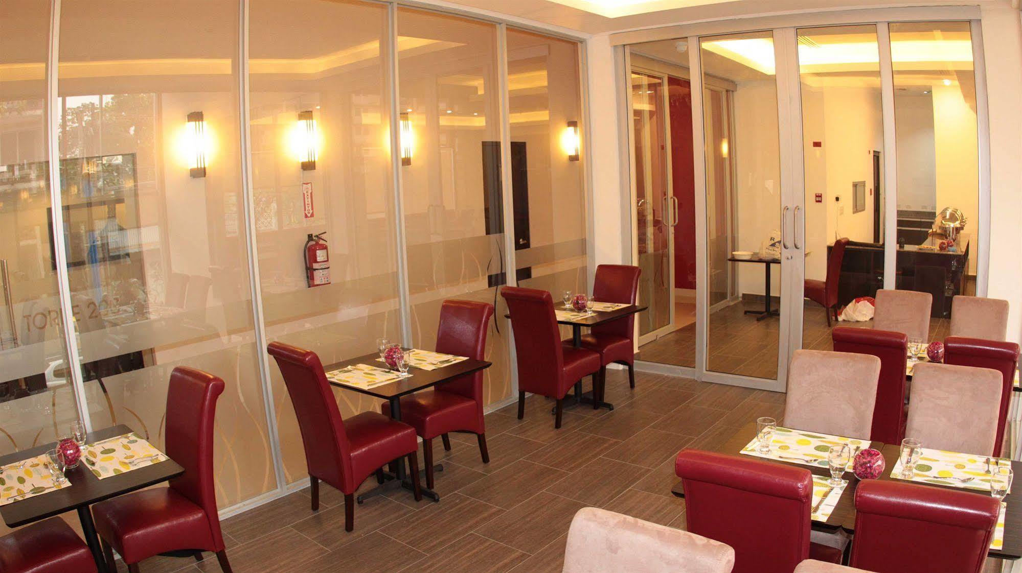 AZ Hotel&Suites Panamaváros Kültér fotó